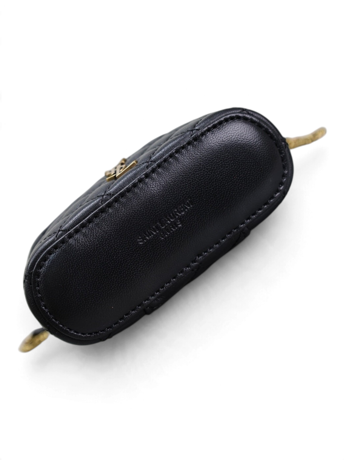 SWORD LUXURY siyah kapitone deri Vanity çanta, altın renkli YSL logo detayı ve zarif dikişli deri taban görünümü.