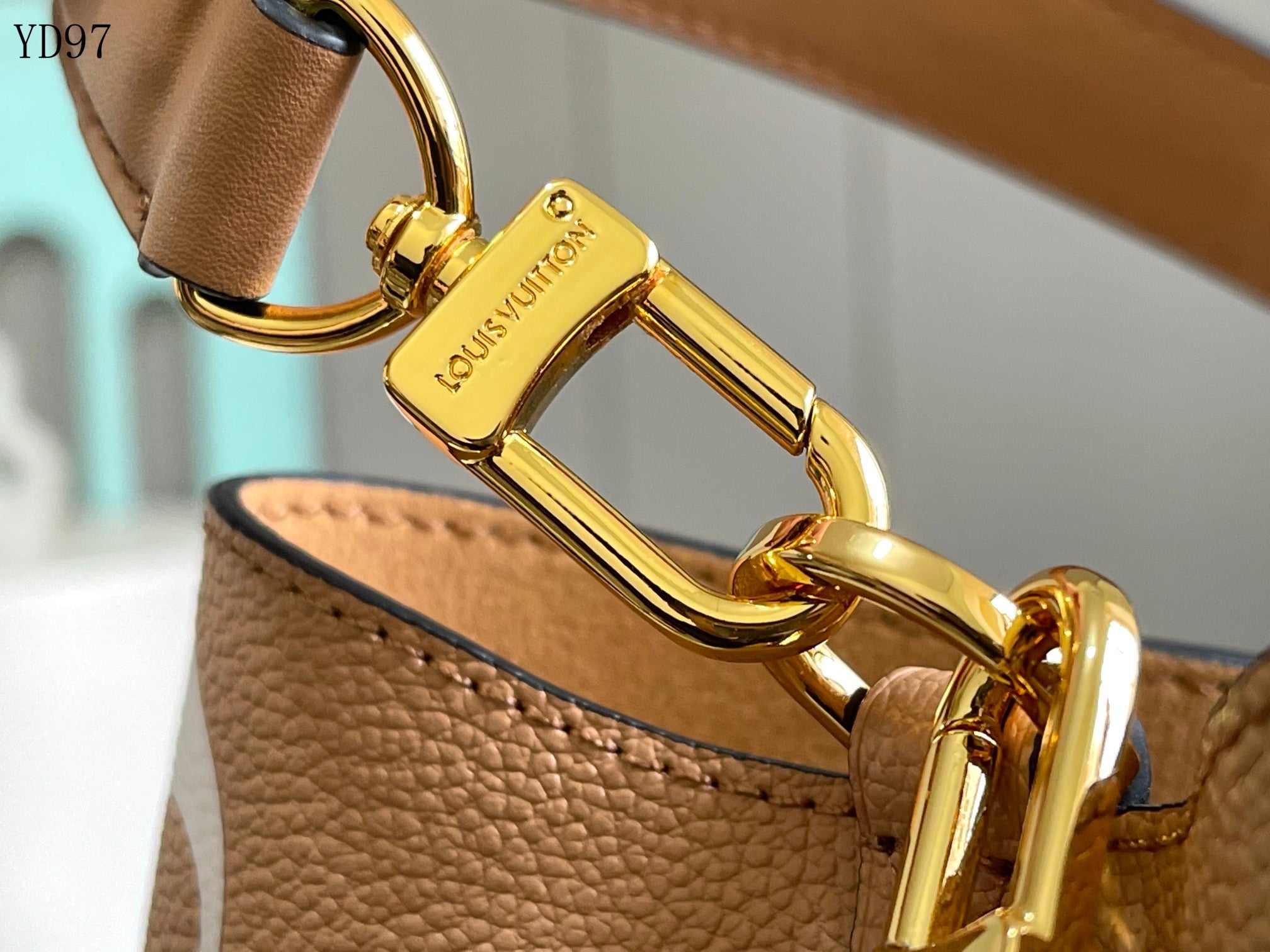 NeoNoé Bucket Bag