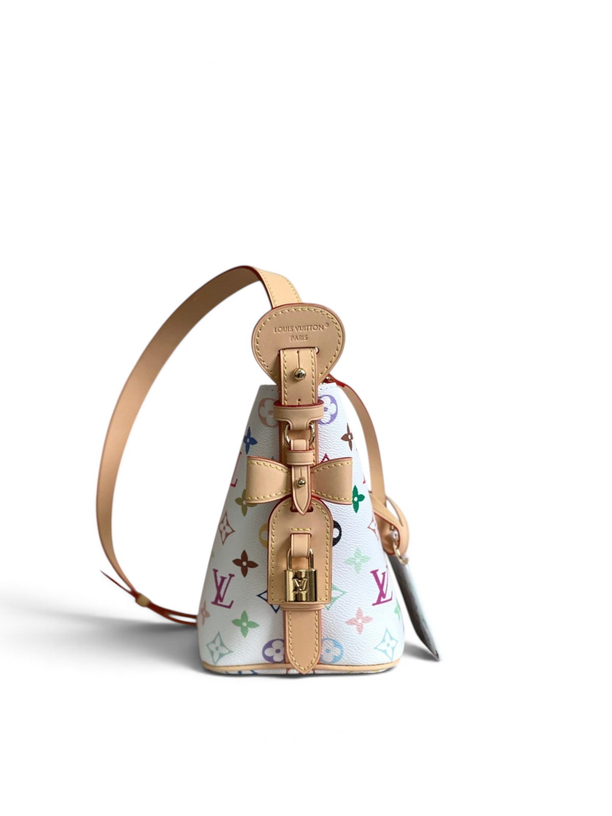 SWORD LUXURY beyaz Louis Vuitton All-In BB çanta, renkli monogram desenli ve altın tonlu metal aksesuarlı deri çanta.