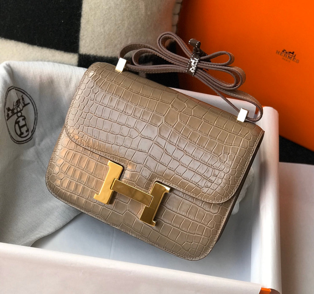 Constance 23 Shoulder Bag – Pigeon Grey