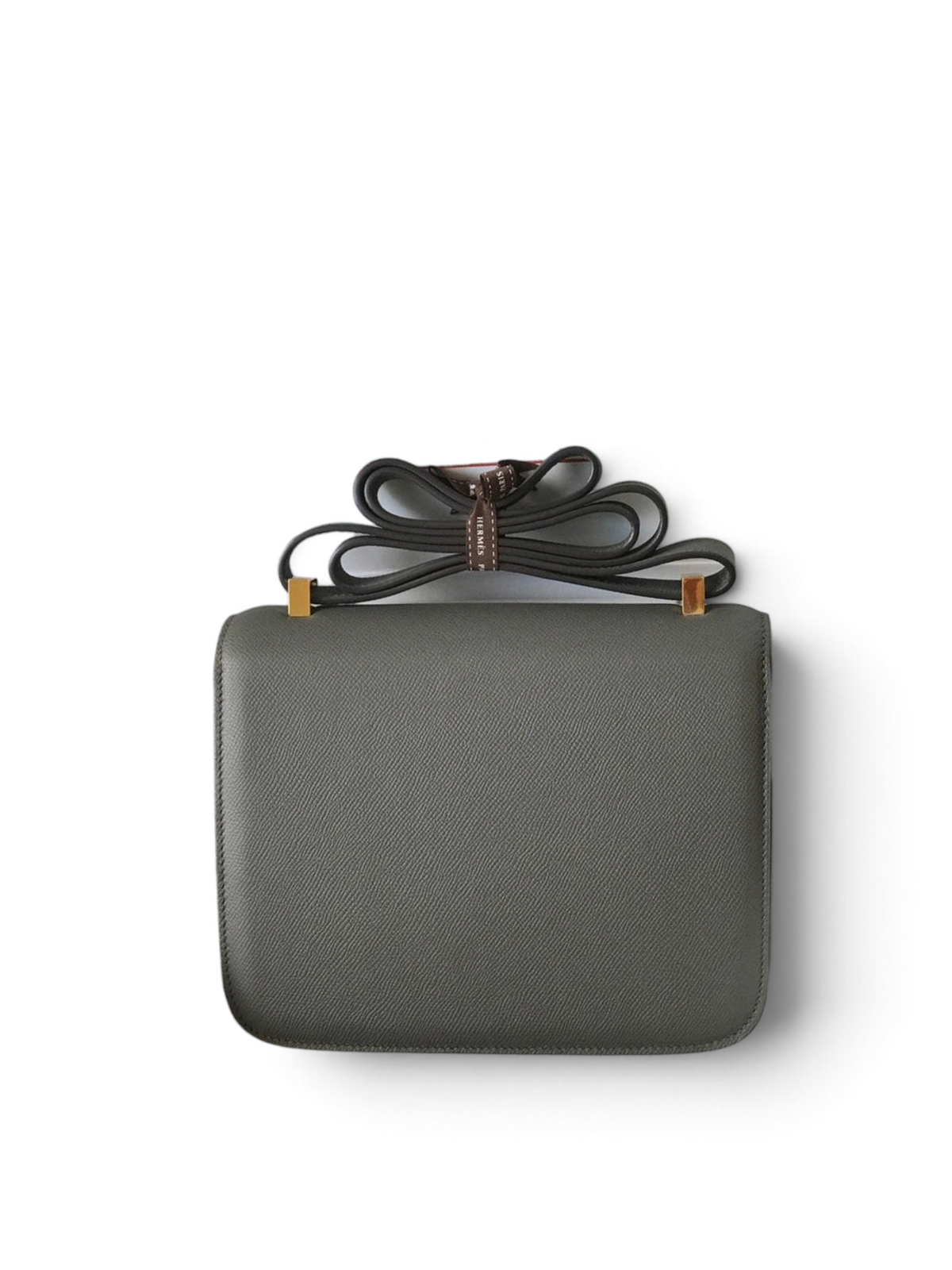 SWORD LUXURY Hermès Constance 18 çanta, grafit gri dana derisi, altın tonlu H toka ve orijinal kutusu ile.