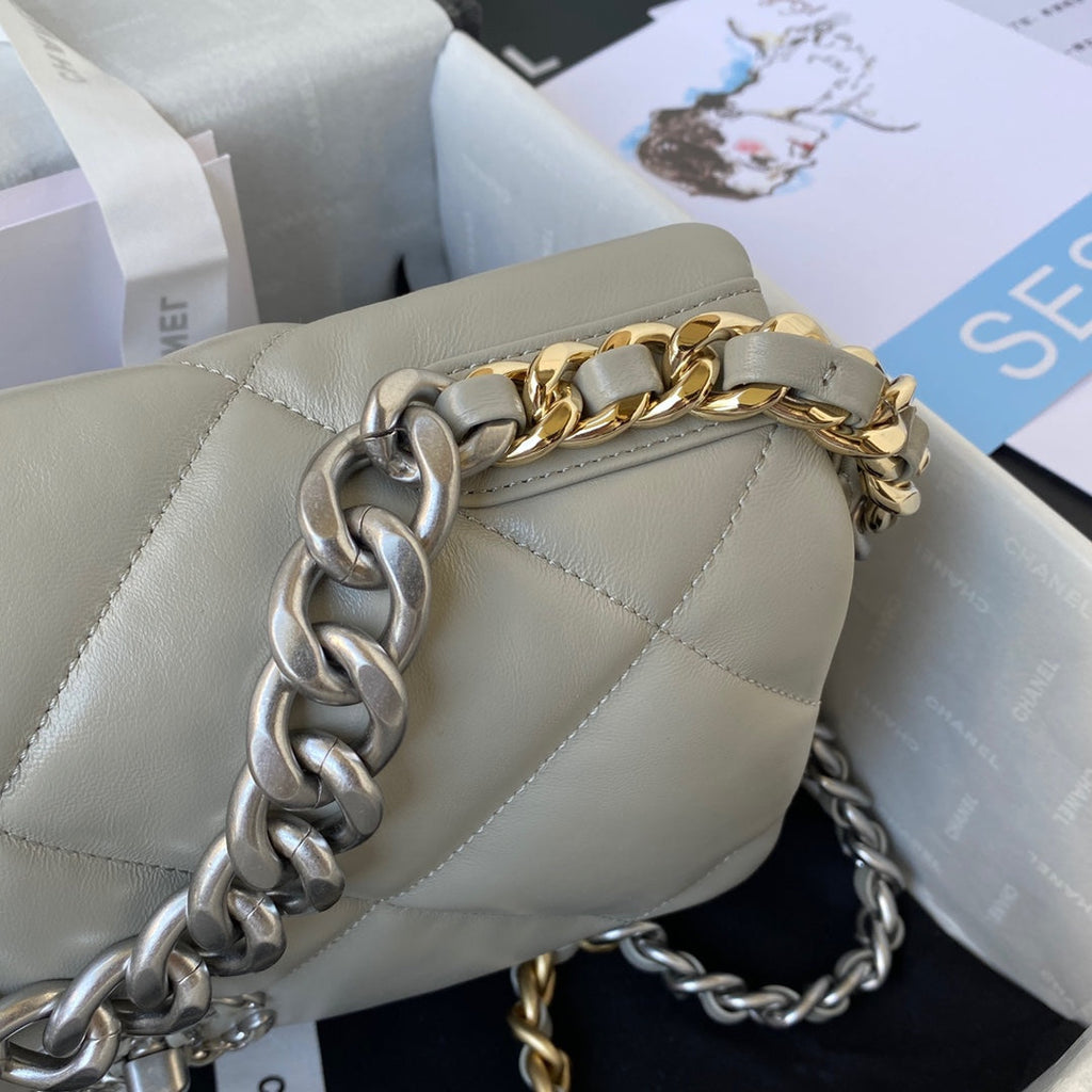 19 Flap Bag