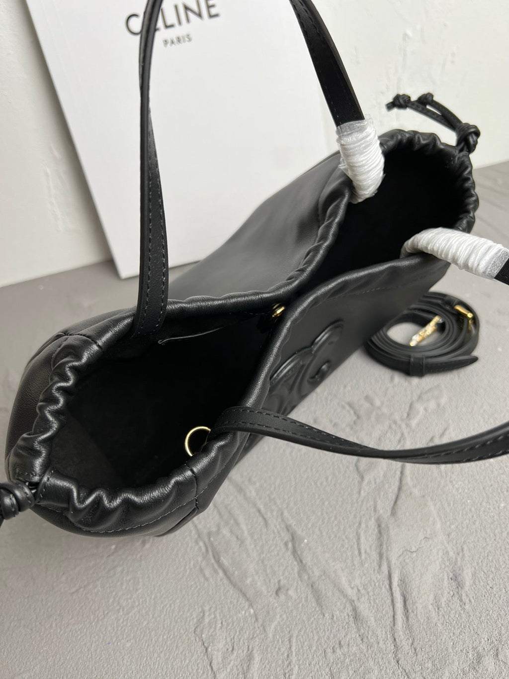 Mini Cuir Cabas Leather Drawstring Bag