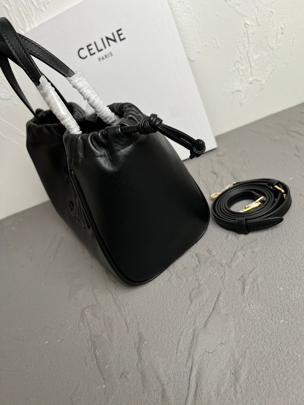 Mini Cuir Cabas Leather Drawstring Bag