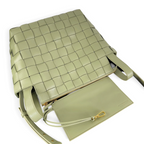 SWORD LUXURY Bottega Veneta Small Cassette Bowling Bag, açık yeşil renkli, ikonik Intrecciato örgülü deri çanta.
