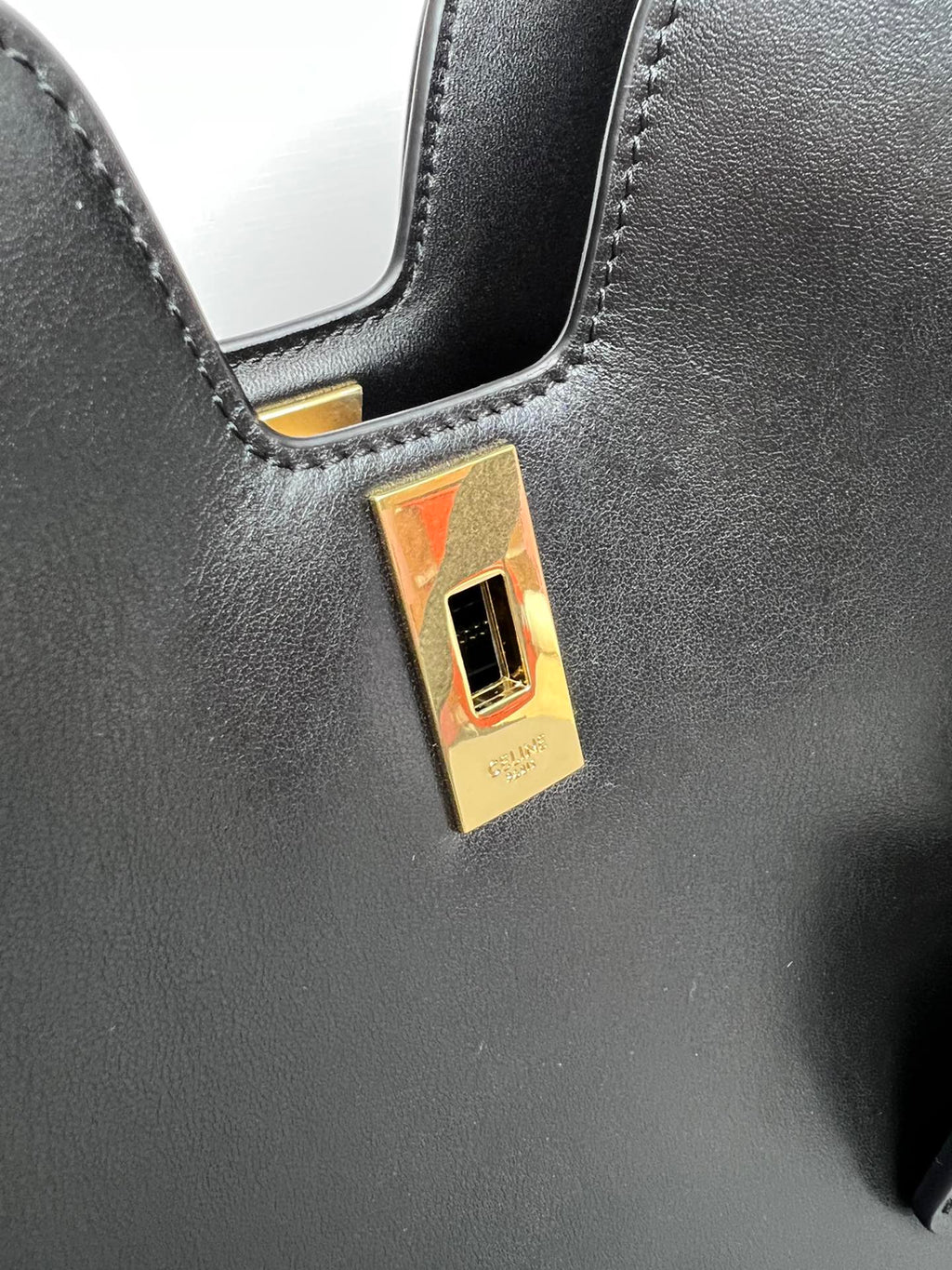 Cabas 16 Structured Cowhide Leather Tote Bag