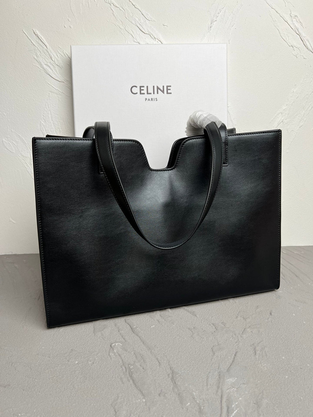 Cabas 16 Structured Cowhide Leather Tote Bag
