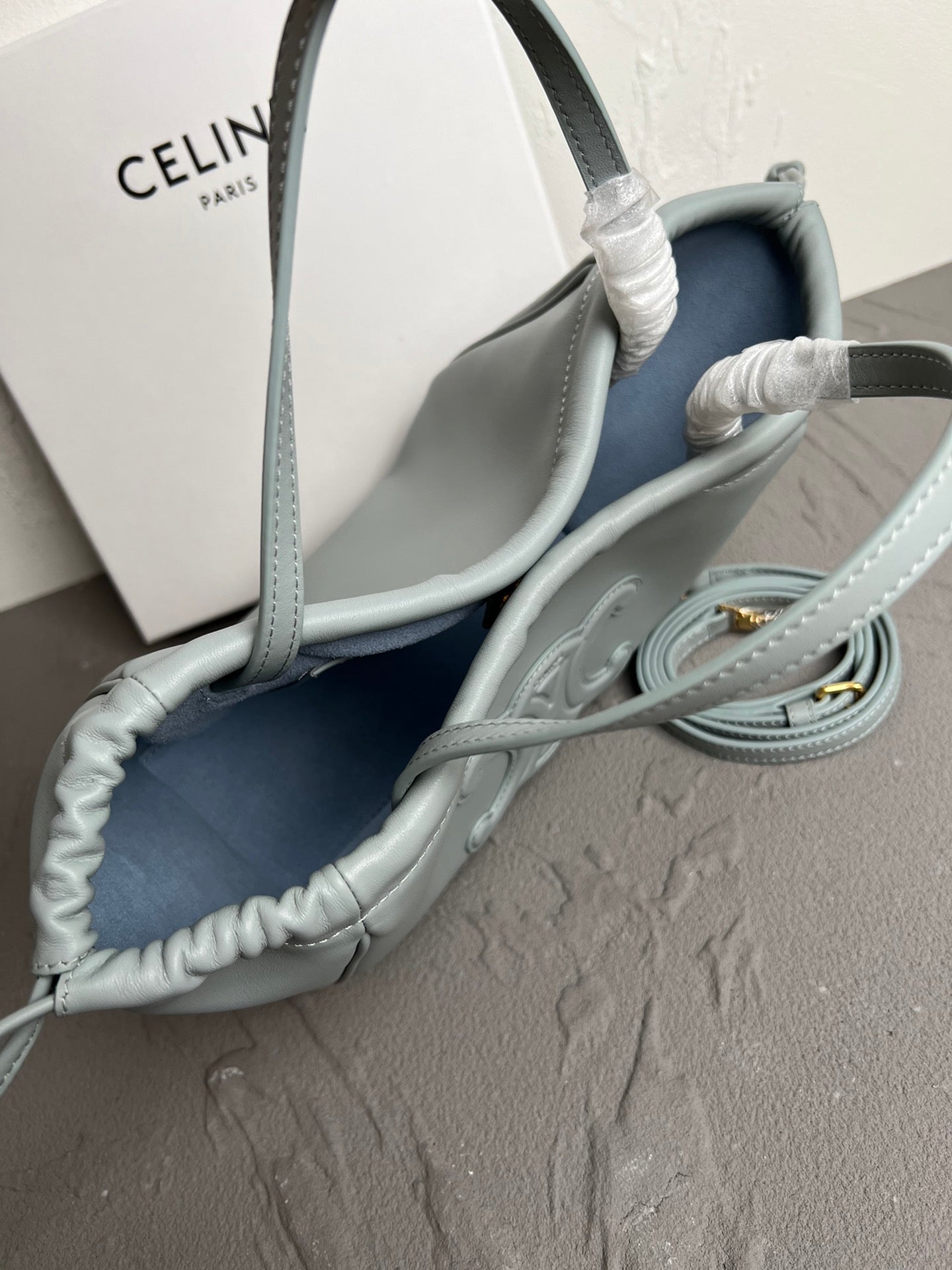 Mini Cuir Cabas Leather Drawstring Bag
