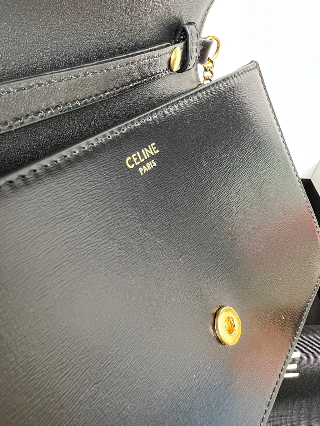 Triomphe Glossy Cowhide Leather Chain Wallet