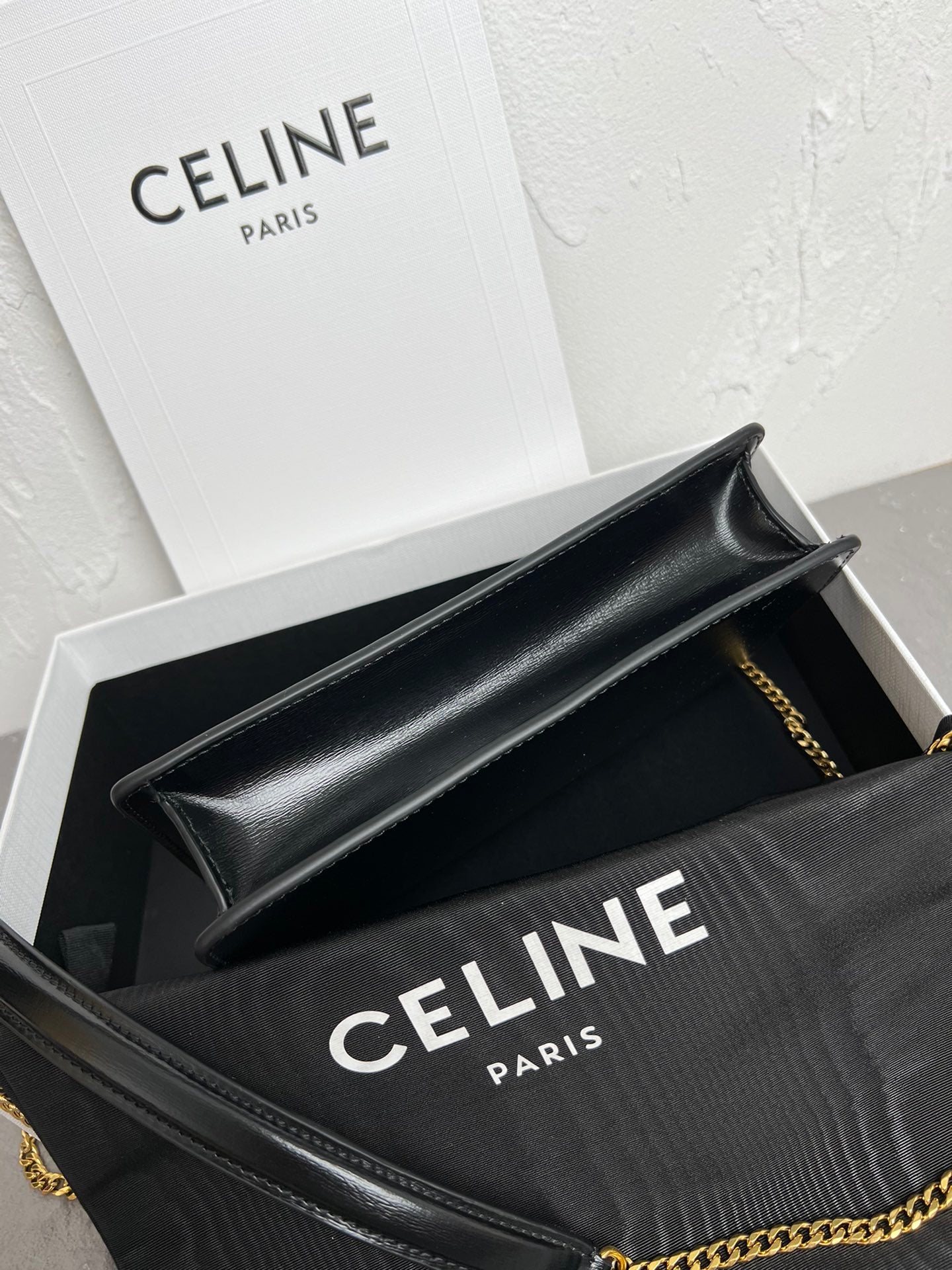 Triomphe Glossy Cowhide Leather Chain Wallet