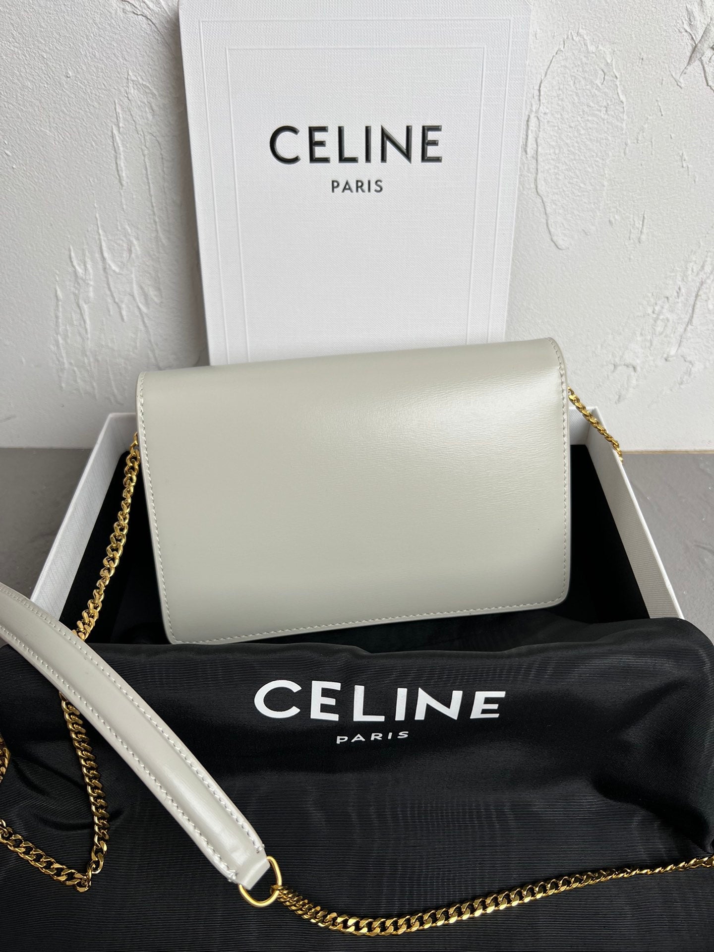 Triomphe Glossy Cowhide Leather Chain Wallet