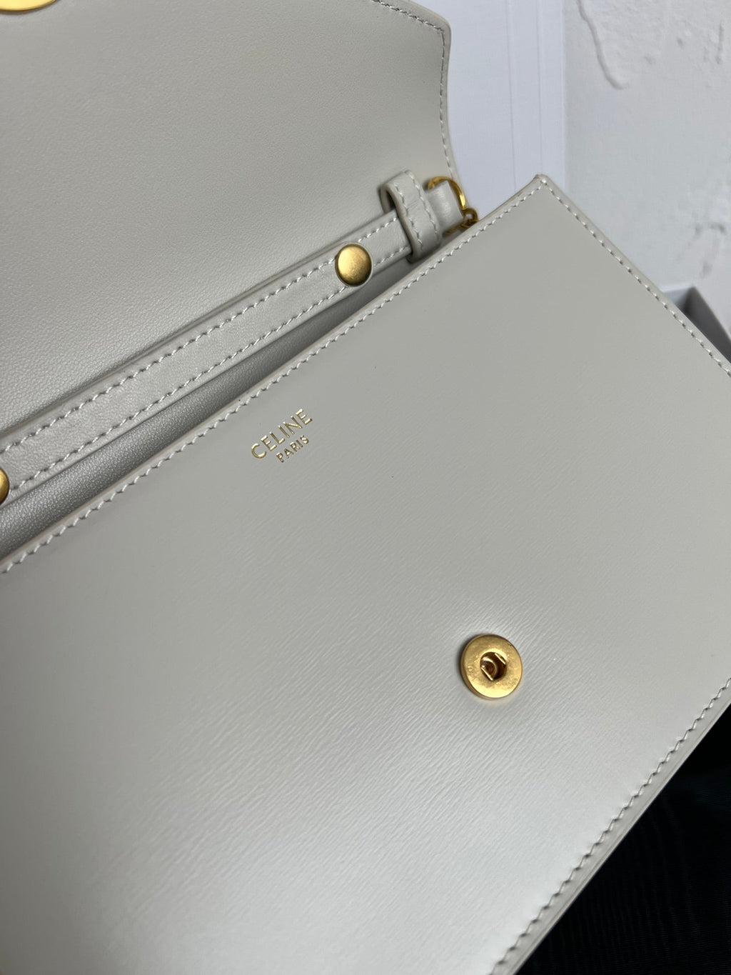 Triomphe Glossy Cowhide Leather Chain Wallet
