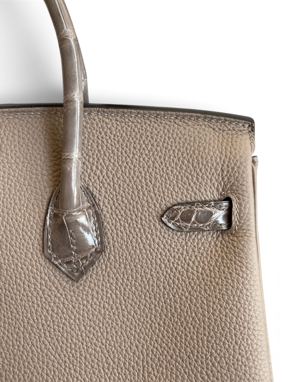 SWORD LUXURY Etain gri Togo deri ve parlak timsah derisi detaylı Hermès Birkin çanta yakından görünüm