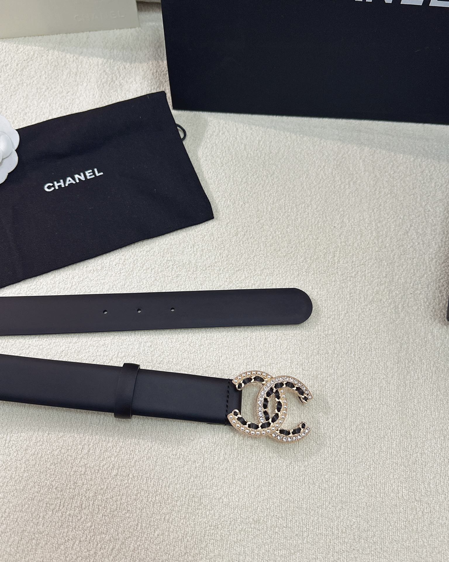 Pearl CC Logo Leather Belt – 28mm
