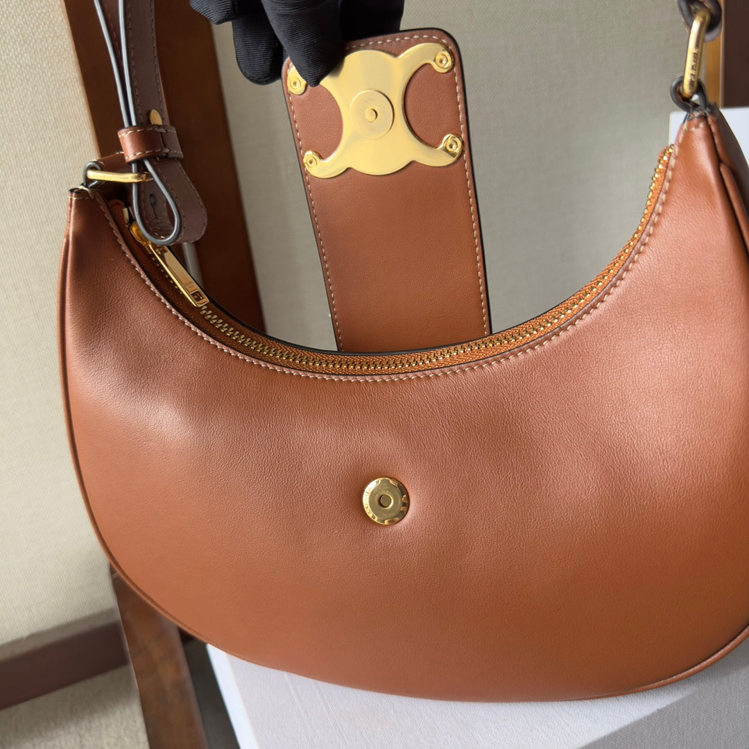 Heloïse Triomphe Small Leather Shoulder Bag
