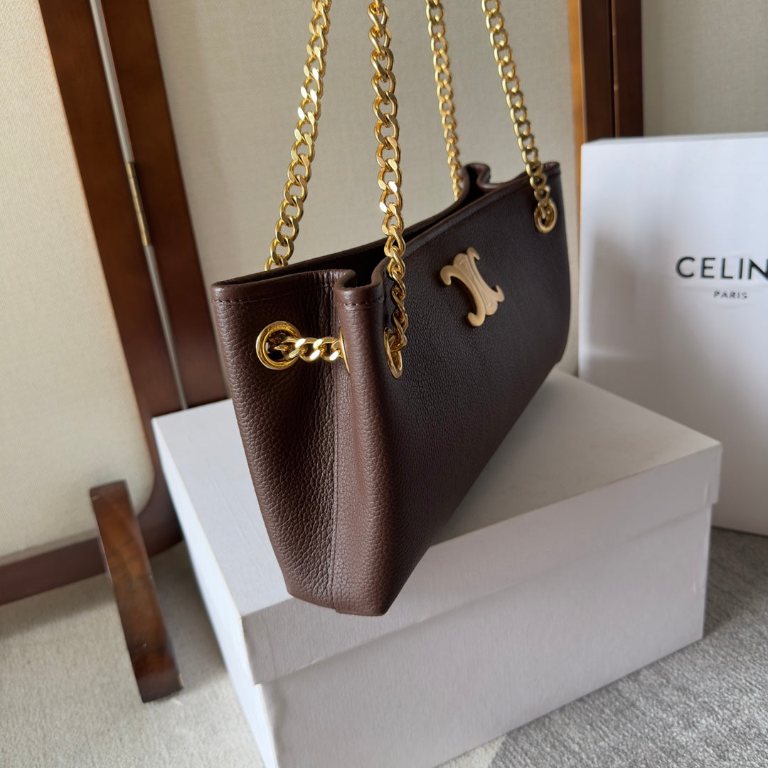 Triomphe Soft Leather Chain Bag