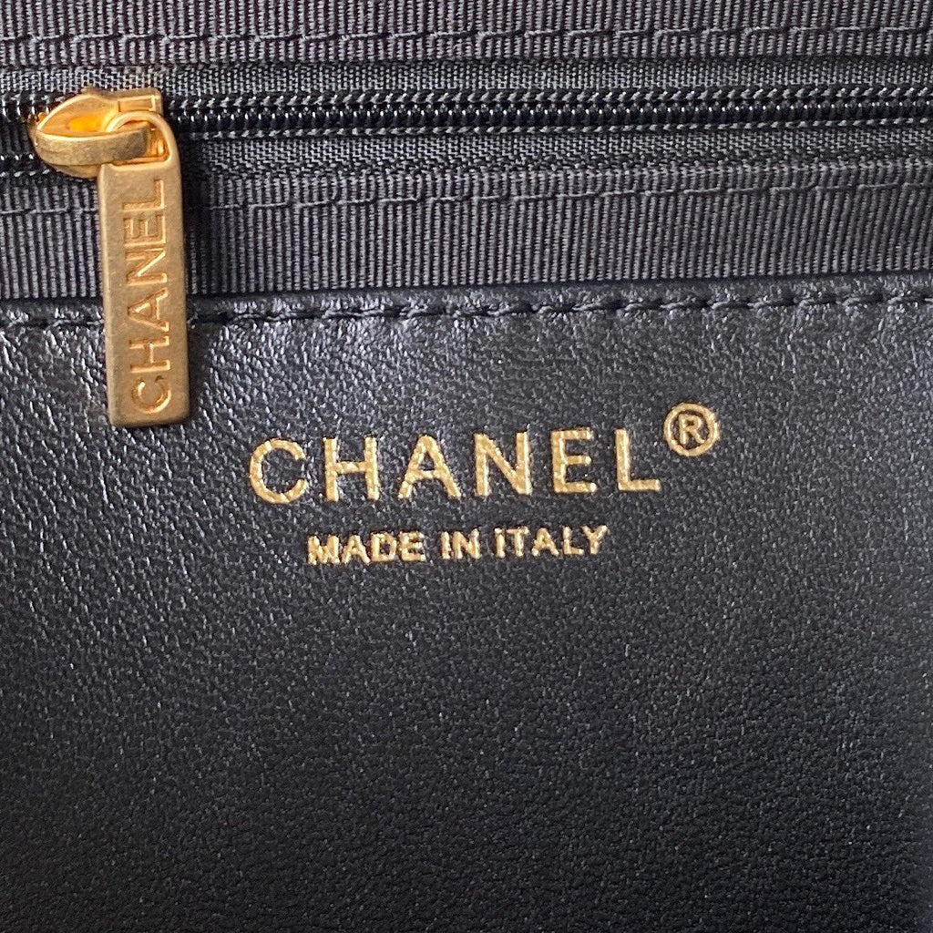 Quilted Lambskin Shoulder Bag with Gold Chain