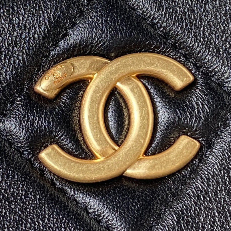 Quilted Lambskin Shoulder Bag with Gold Chain