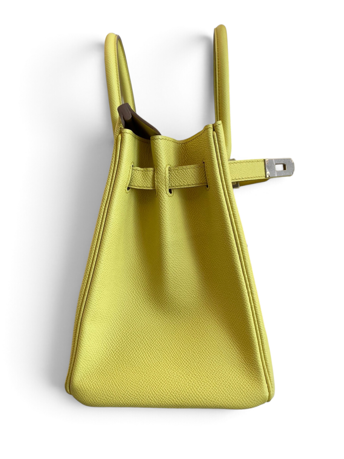 SWORD LUXURY sarı Epsom deri Hermès Birkin 30 çanta, paladyum donanımlı ve ikonik turn-lock kilit detaylı yan görünüm.