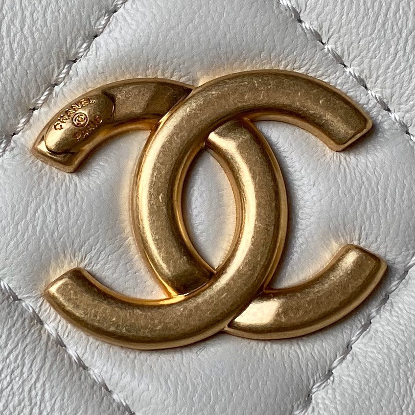 White Quilted Lambskin Shoulder Bag with Gold Chain