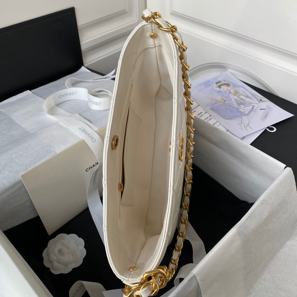 White Quilted Lambskin Shoulder Bag with Gold Chain