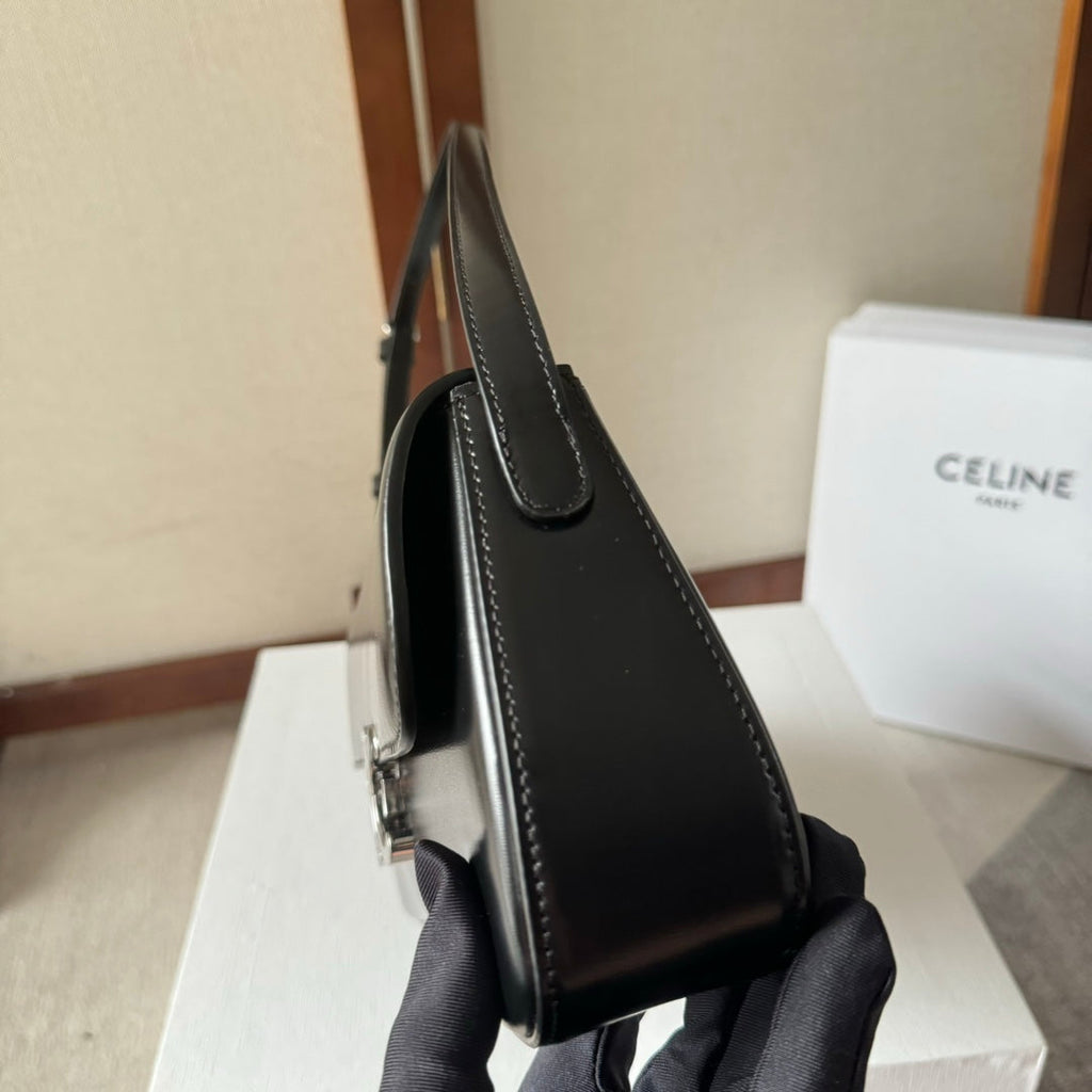 Lola Triomphe Baguette Leather Bag