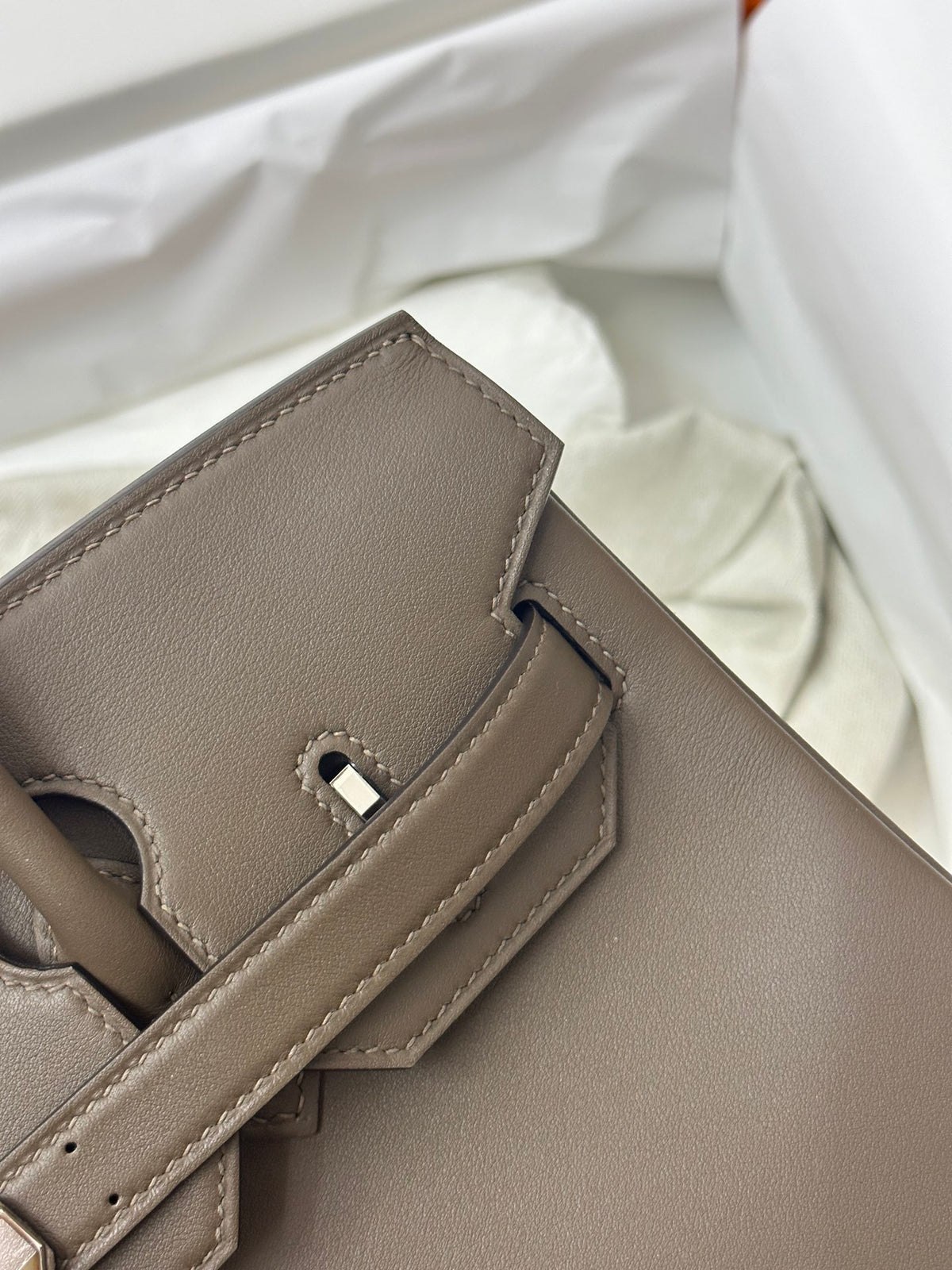 Swift Leather Shoulder Bag 29cm