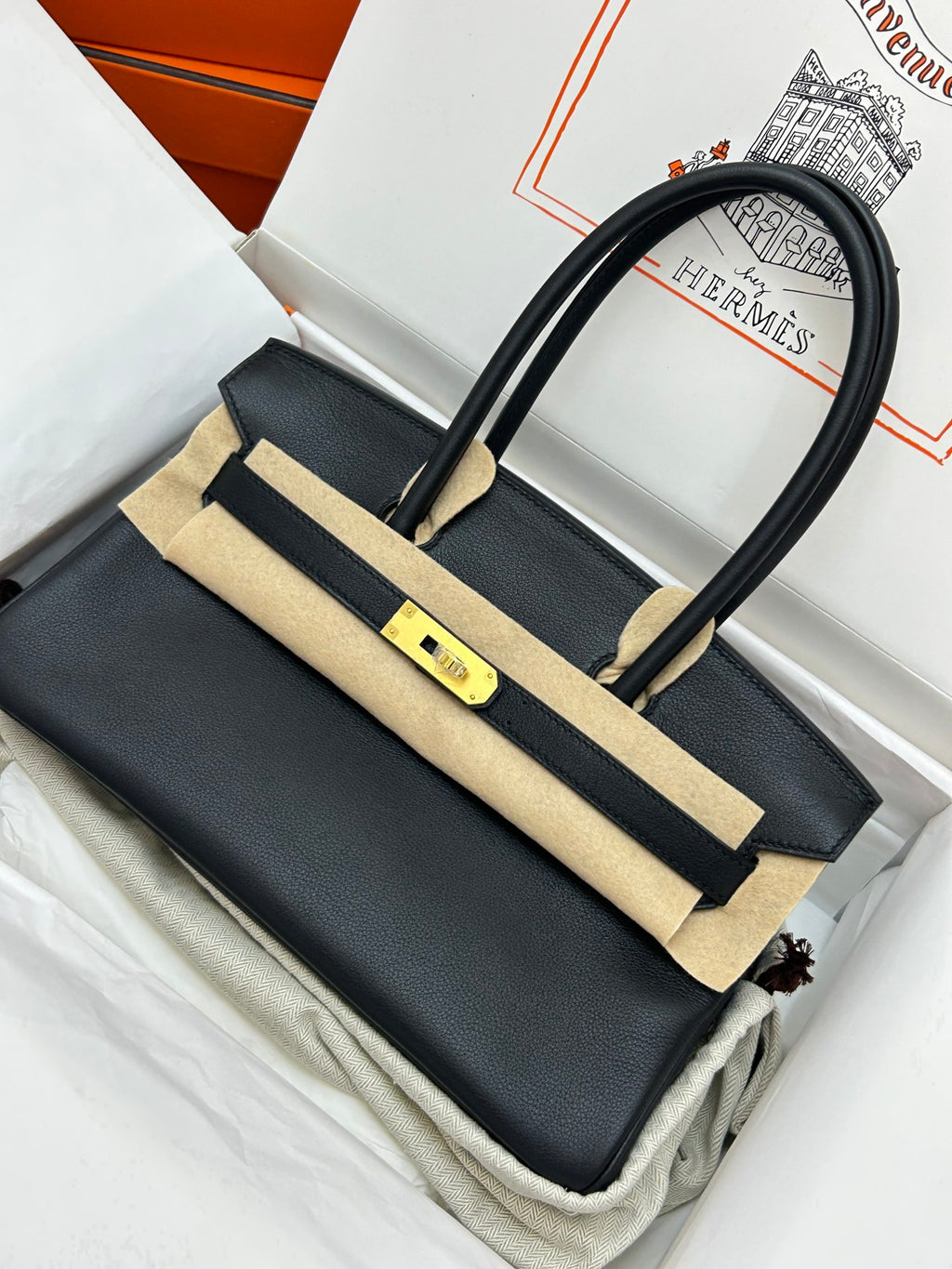 Swift Leather Shoulder Bag 29cm - Product View 3