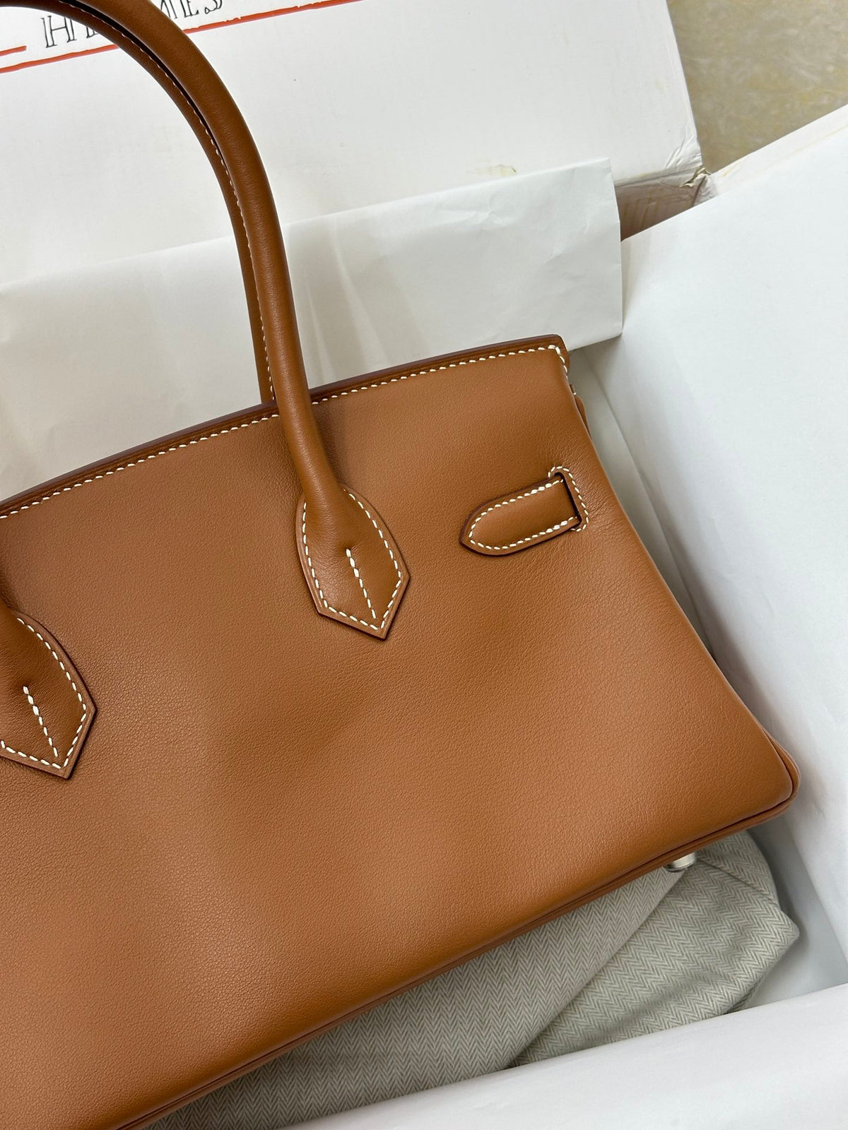 Swift Leather Shoulder Bag 29cm
