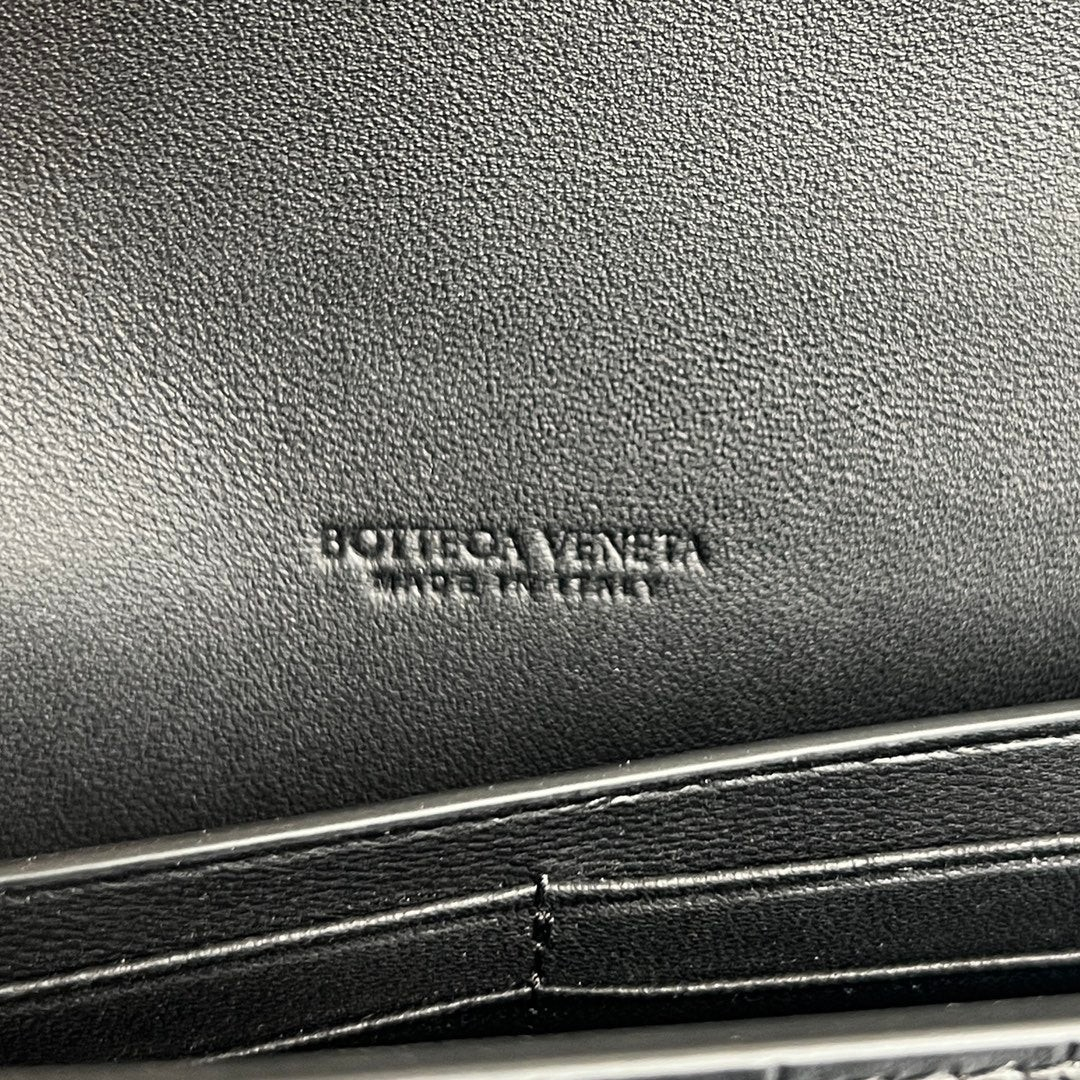 Crocodile-Embossed Long Clutch Bag - View 8