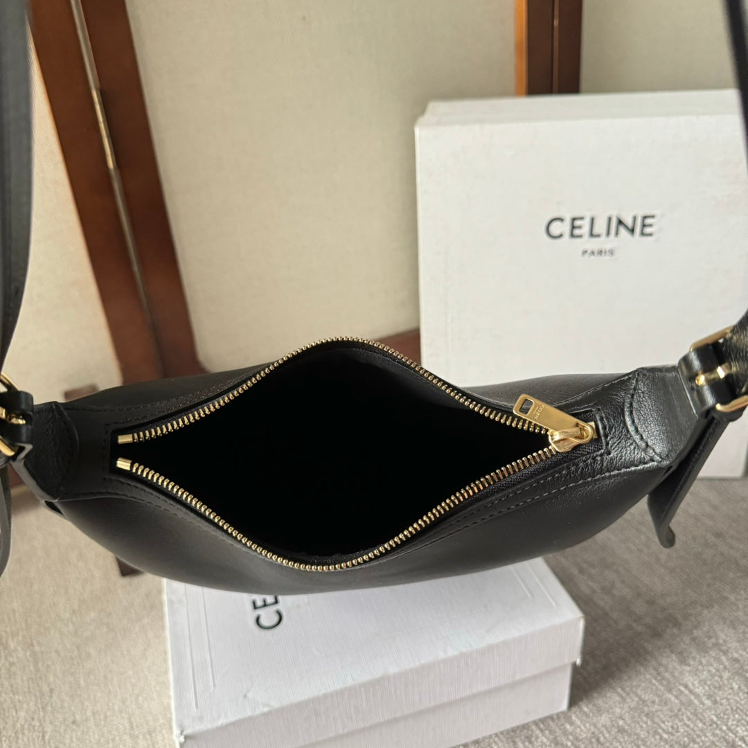 Heloïse Triomphe Small Leather Shoulder Bag
