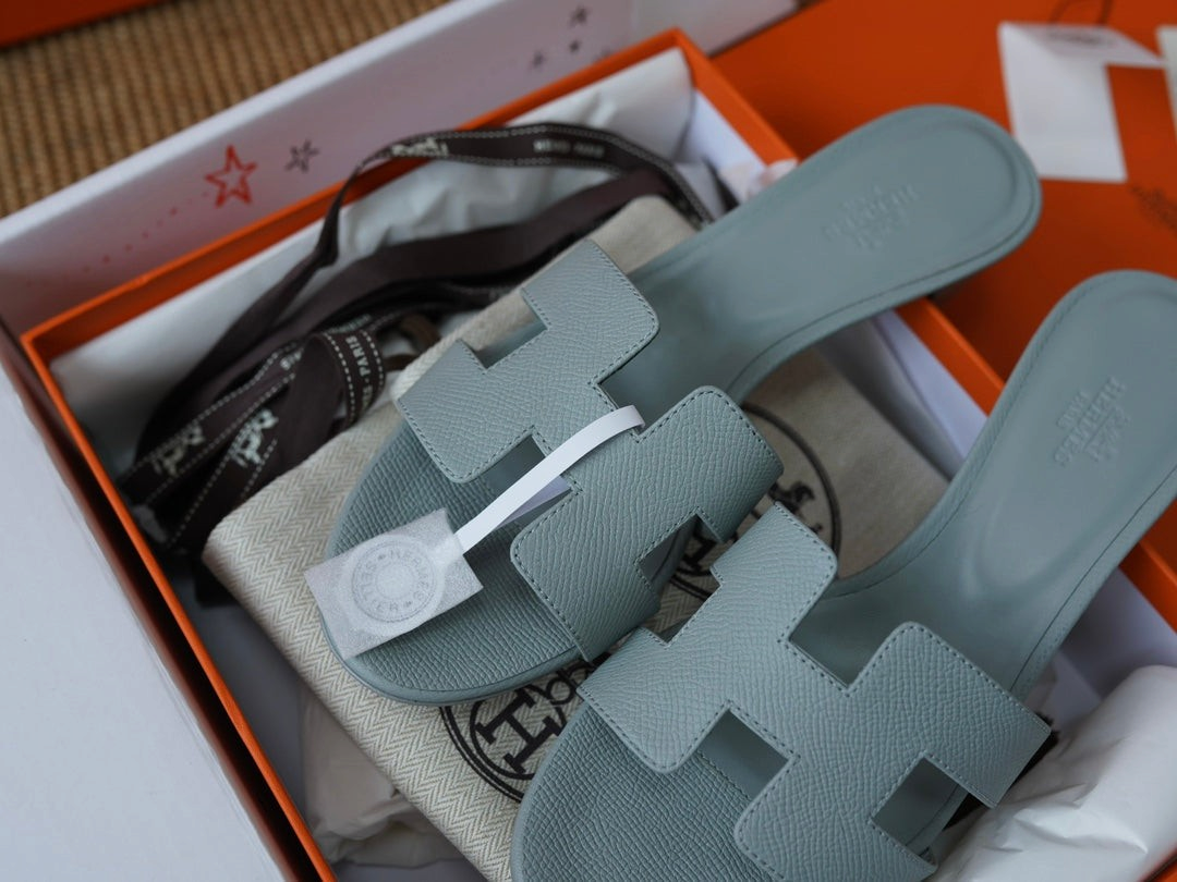 Oasis Epsom Calfskin Heeled Sandals - Grey - View 2