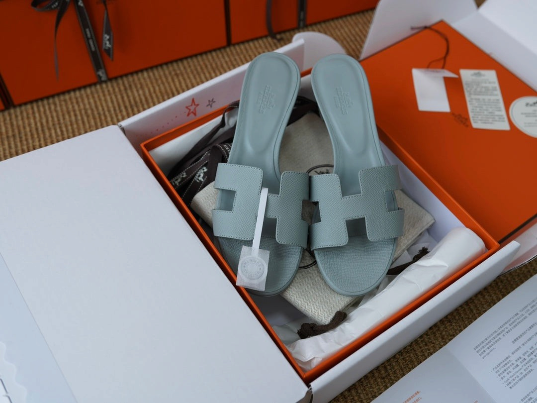 Oasis Epsom Calfskin Heeled Sandals - Grey - View 4
