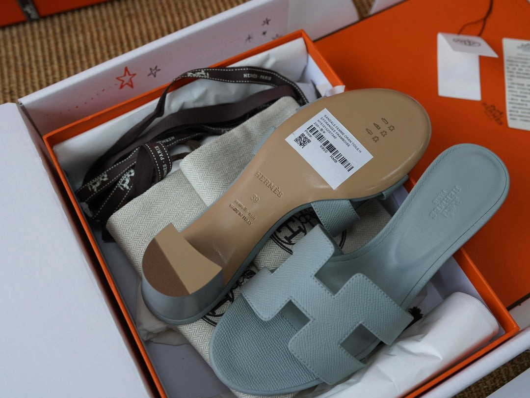 Oasis Epsom Calfskin Heeled Sandals - Grey - View 3