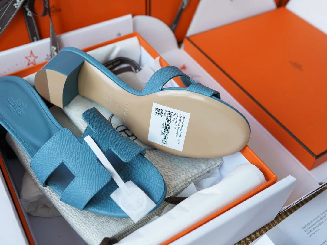 Oasis Epsom Calfskin Heeled Sandals - Sky Blue - View 5