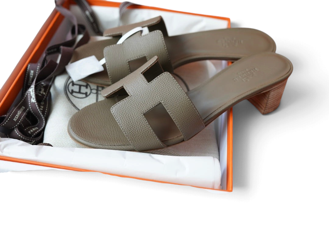 Oasis Epsom Calfskin Heeled Sandals - Stone Grey - View 3