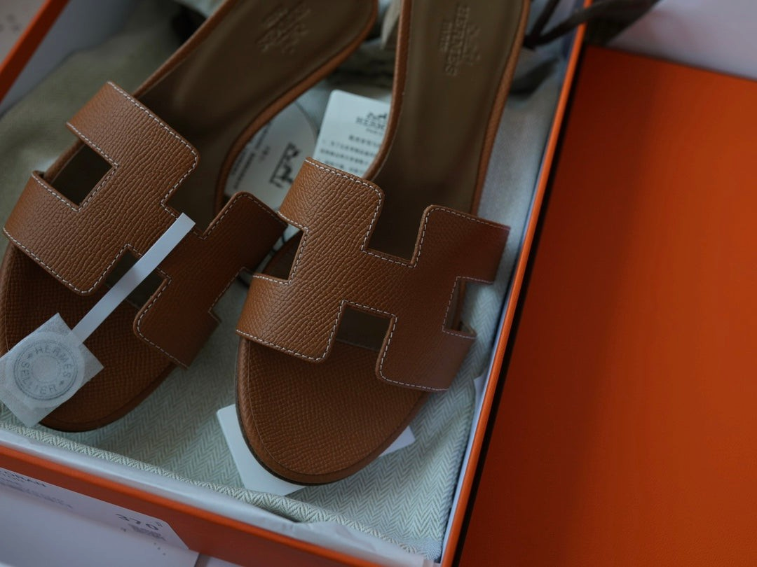 Oasis Epsom Calfskin Heeled Sandals - Tan - View 9