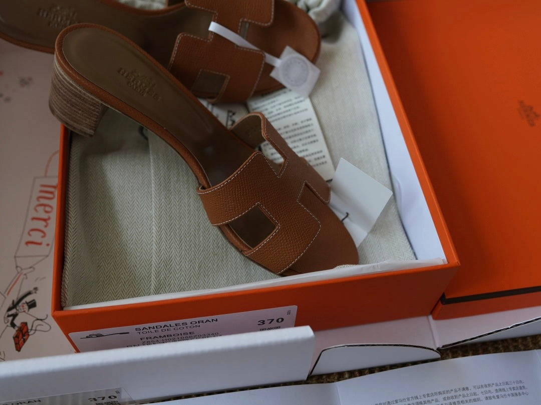 Oasis Epsom Calfskin Heeled Sandals - Tan - View 6