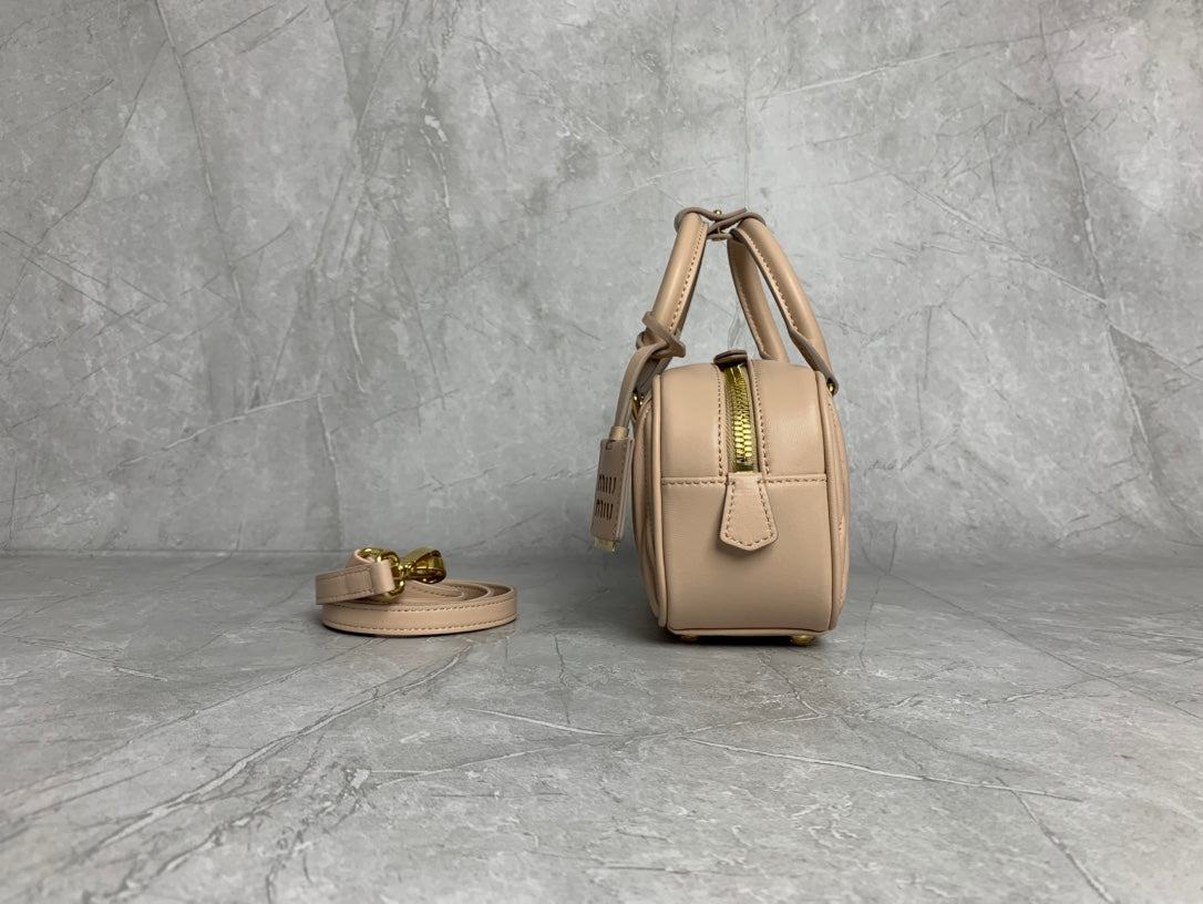 Matelassé Bowling Bag - View 5