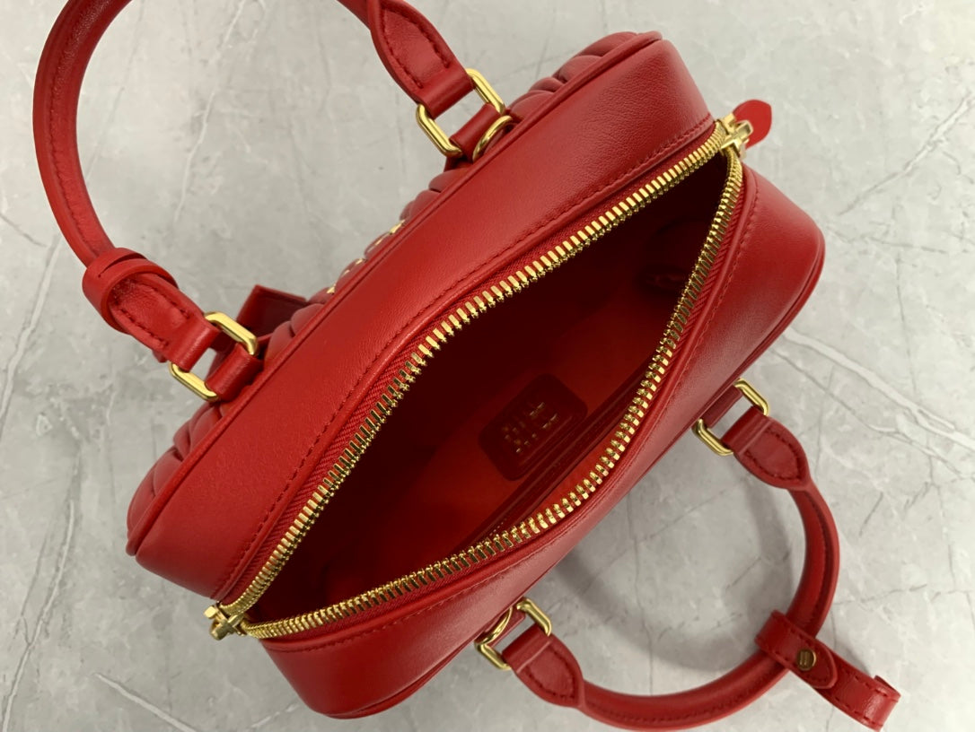 Matelassé Bowling Bag - View 9