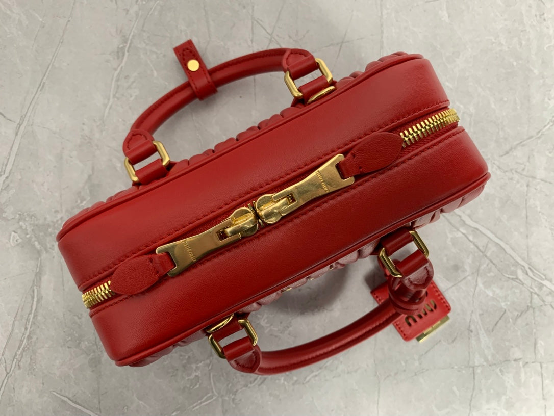 Matelassé Bowling Bag - View 8