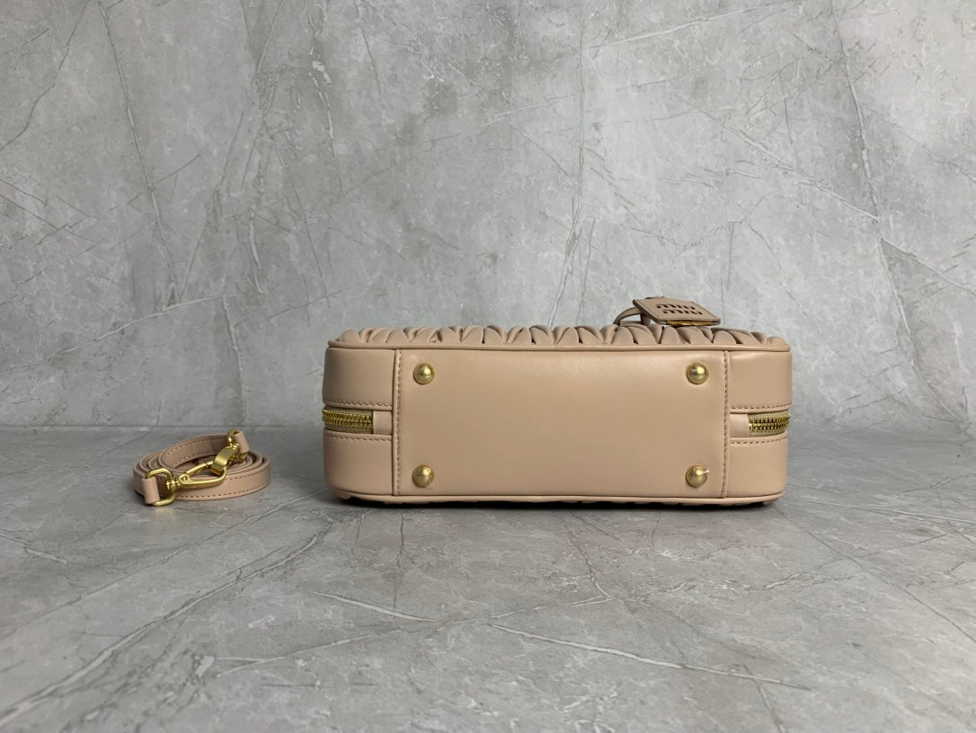 Matelassé Bowling Bag - View 4