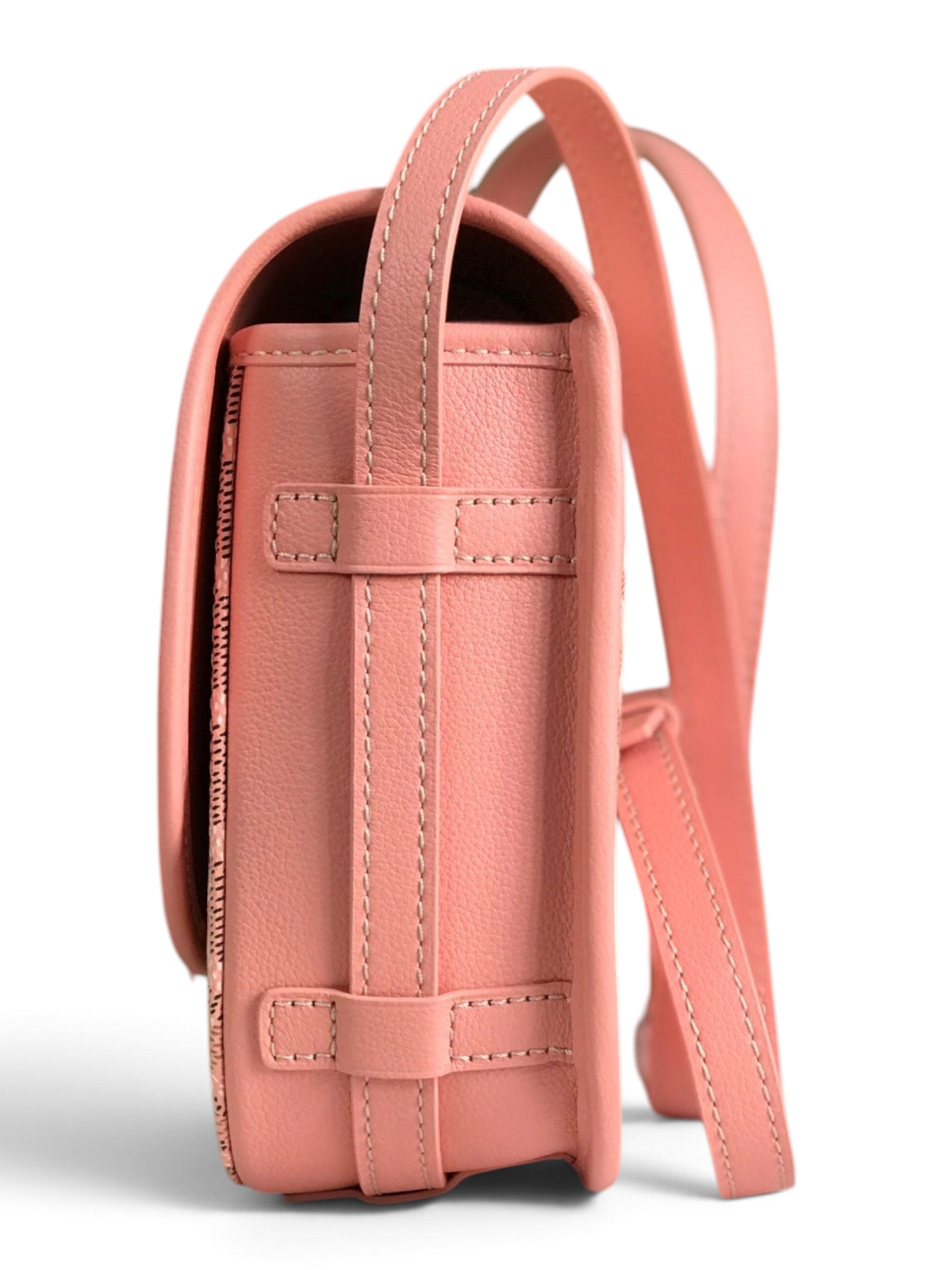 SWORD LUXURY Belvédère II messenger bag in pink leather with adjustable shoulder strap, side view.