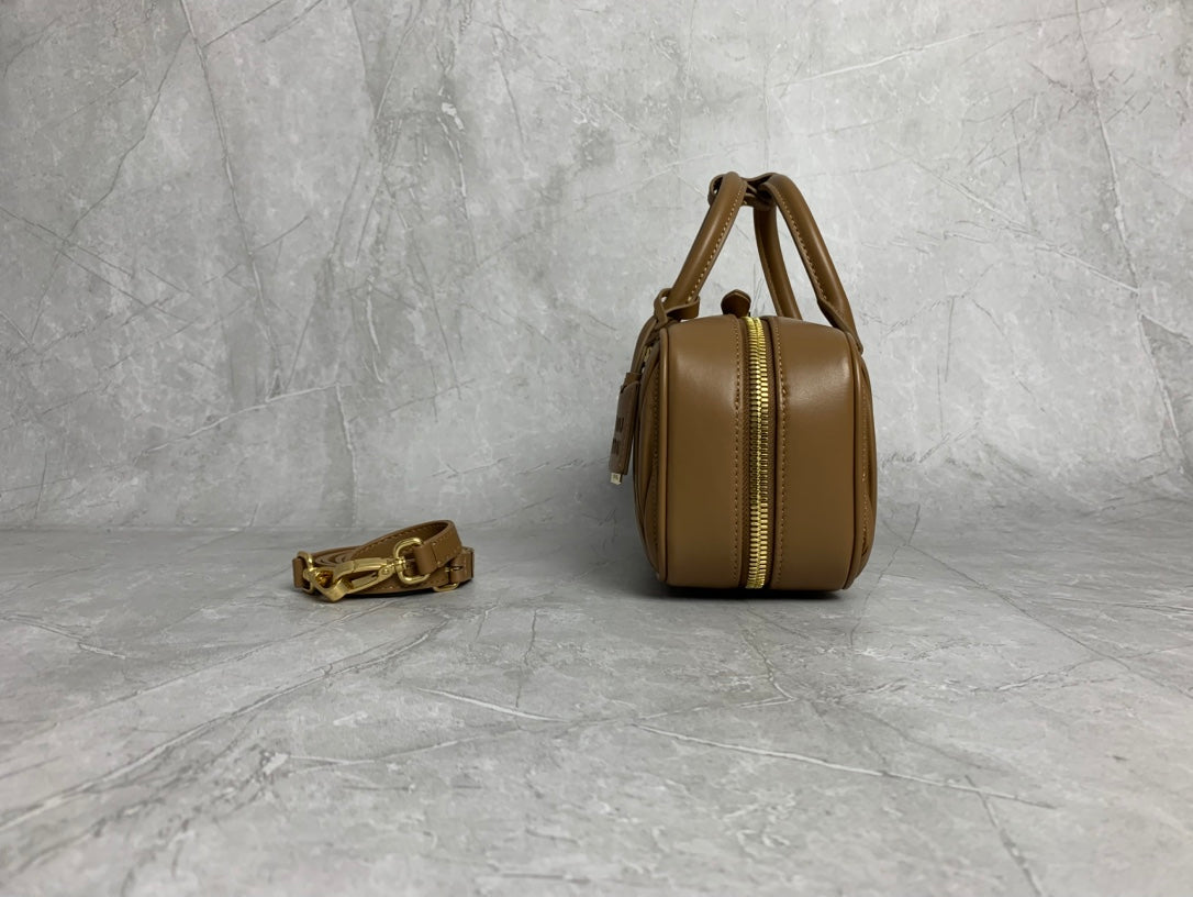 Matelassé Bowling Bag - View 5