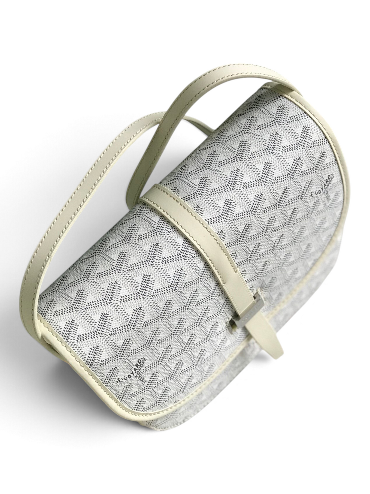 SWORD LUXURY Belvédère II messenger bag in white Goyardine canvas with leather trim and adjustable shoulder strap.