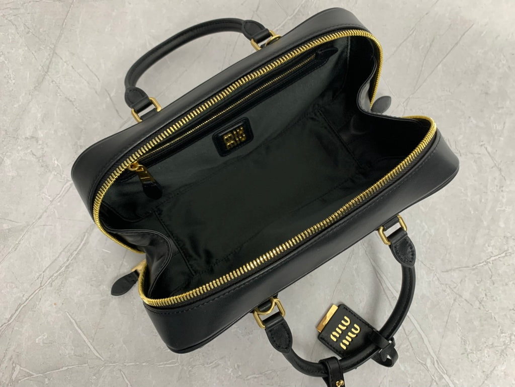 Matelassé Bowling Bag - View 9