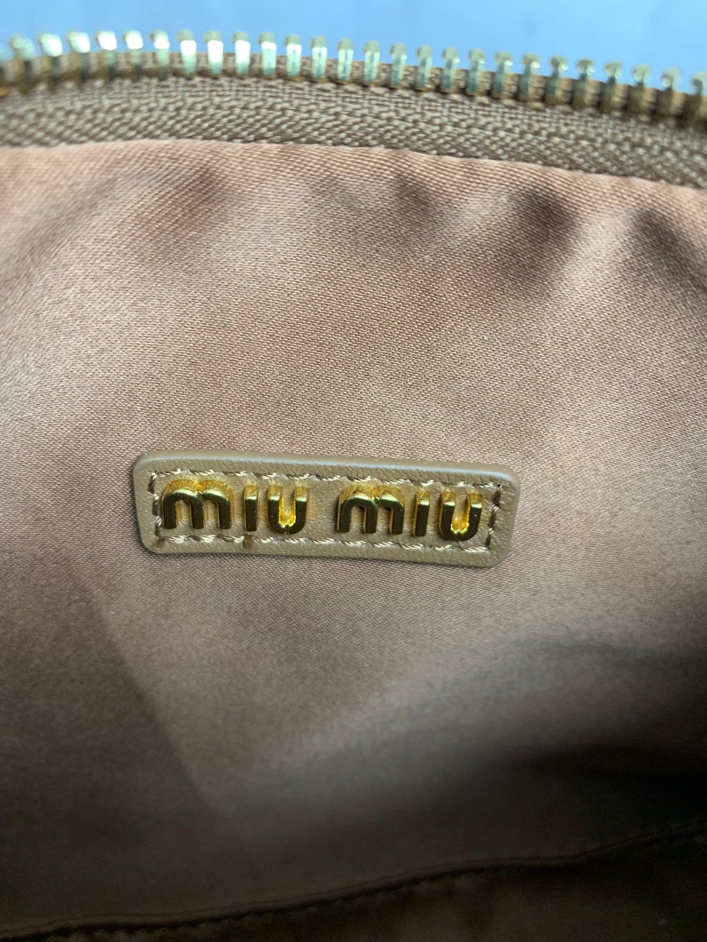 Wander Shoulder Bag - View 9