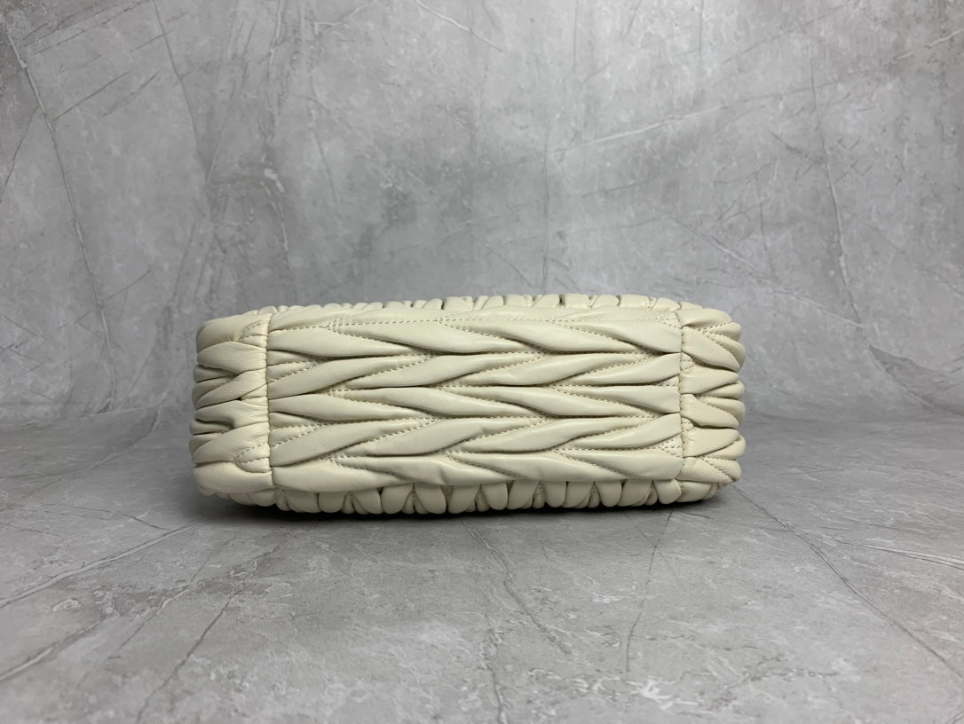 Wander Shoulder Bag - View 4