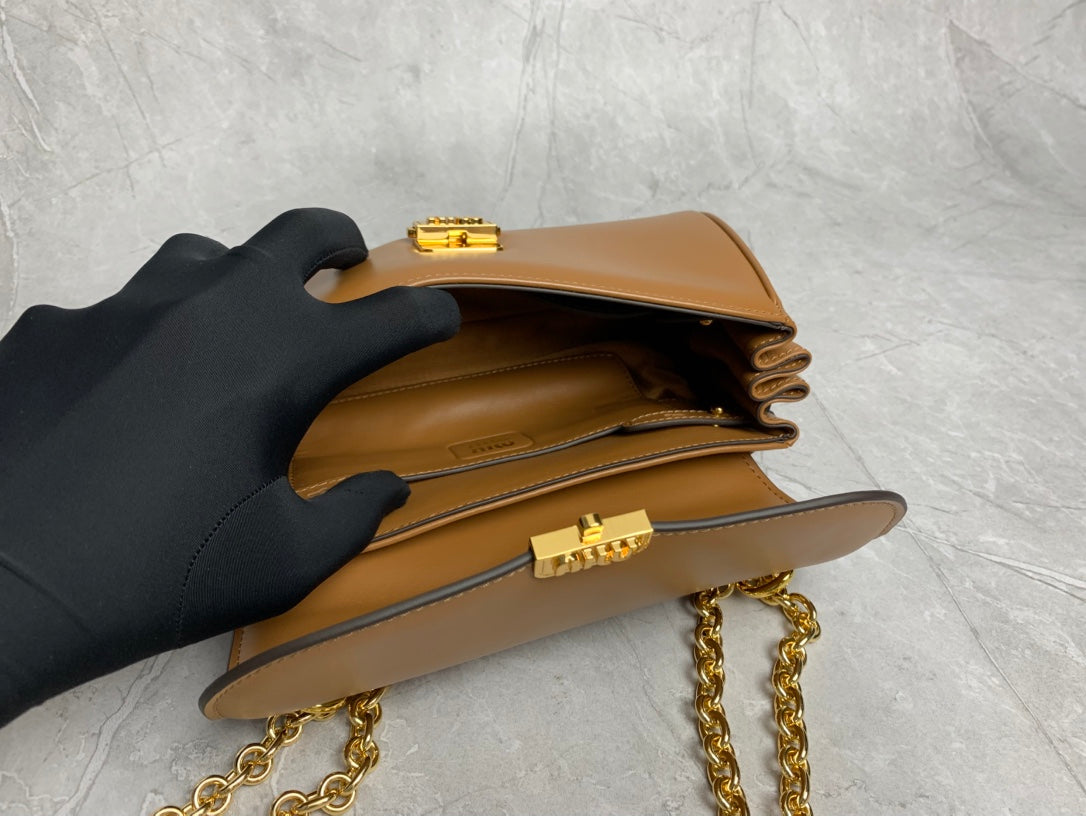 Structured Shoulder Bag - View 8