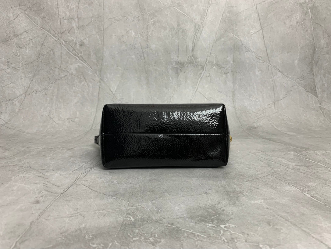 Structured Vanity Bag - View 4
